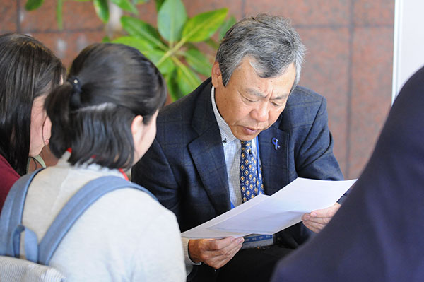 職業体験フェスタの様子（自律神経の測定）