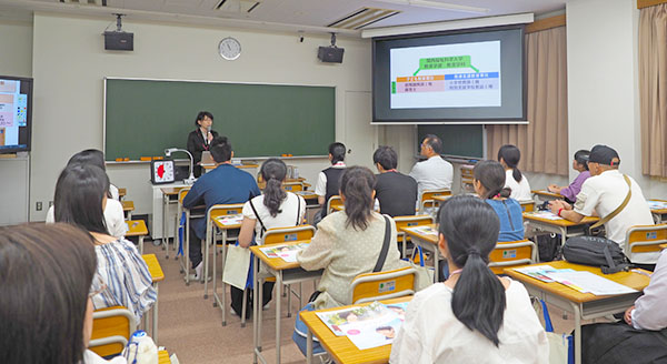 堀田先生のよる学科説明