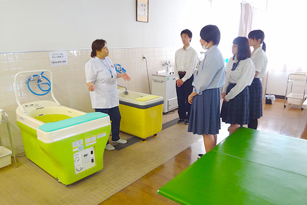 病院見学会の様子