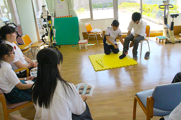 病院見学会の様子