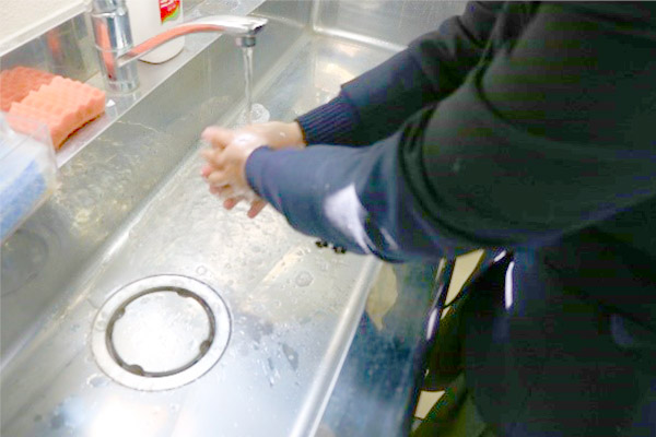 手洗い実験の様子