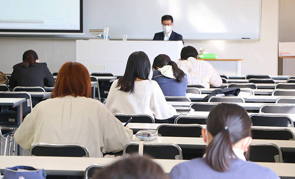 採用試験対策講座の様子