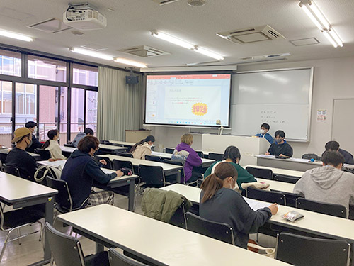 介護福祉実習の学内報告会の様子