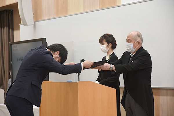 春学期 卒業証書学位記授与式の様子