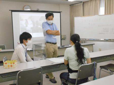 「子育てのコツを学ぼう」の様子