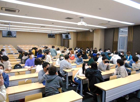 学生間交流の様子