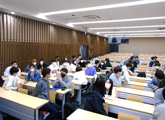 学生間交流の様子